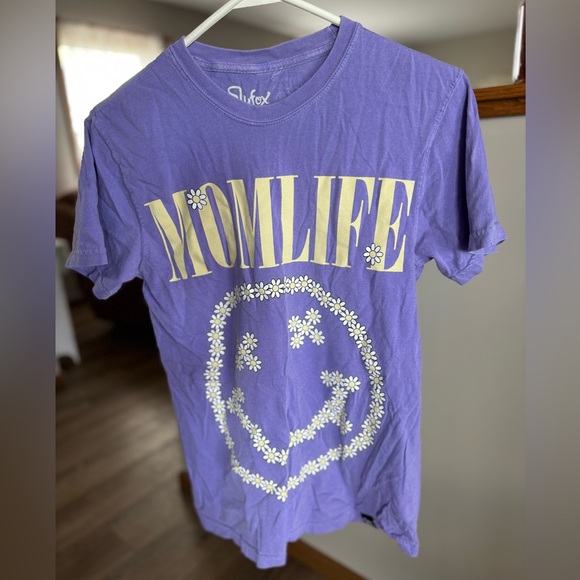 Purple 'Momlife' Graphic T-Shirt - Picture 1 of 5